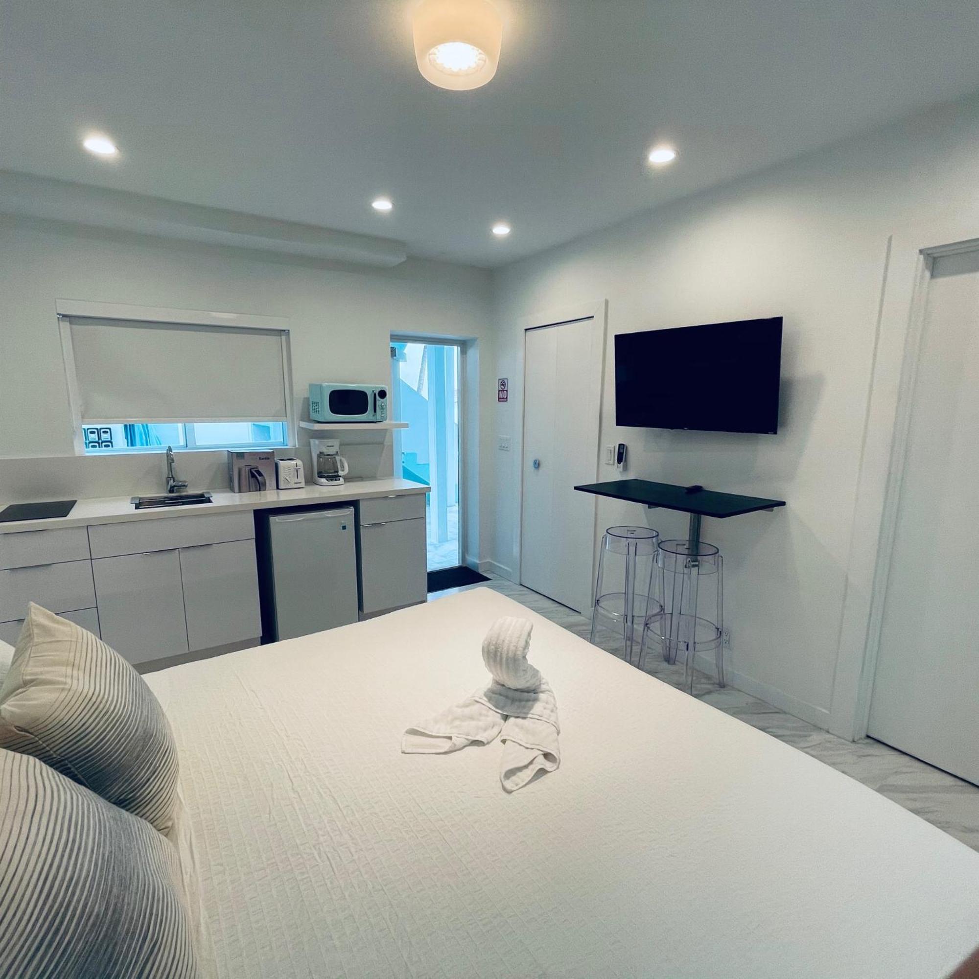The Marlin Beachside Hollywood Room photo